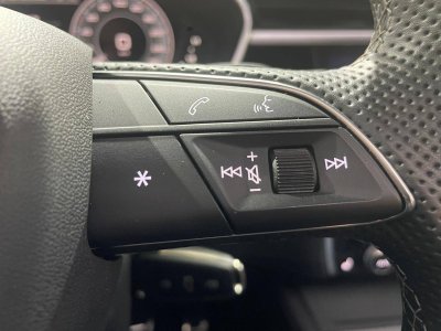 Audi Q3 45 TFSIe 245 ch S tronic 6 S line   - 24