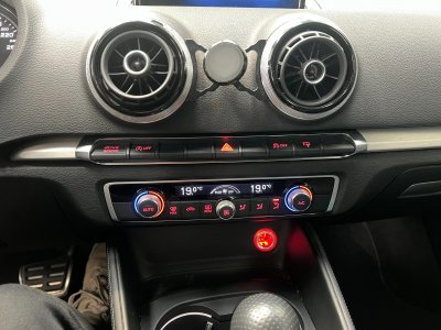 Audi A3 18 TFSI 180 S Line S tronic 7 / SIEGES DIAMANTS   - 24