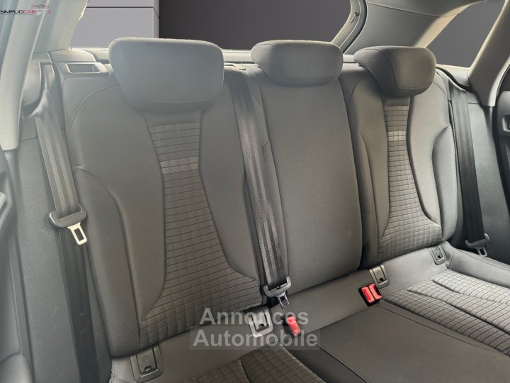 Audi A3 Sportback 35 TFSI CoD 150 S tronic 7 Midnight Series - 4