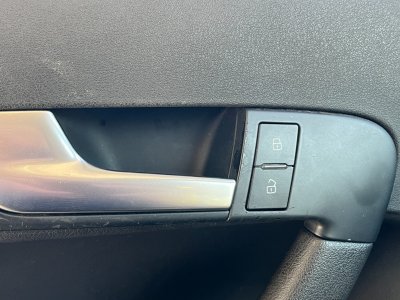 Audi A3 Sportback 16 TDI 105 FAP Ambition Luxe / Distribution a jour   - 25