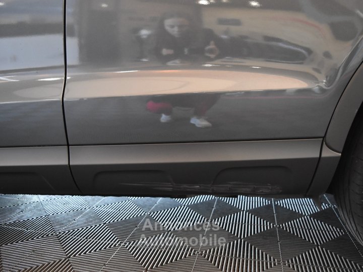 Audi Q3 20 TDI Ultra 150 ch Ambiente / DISTRIBUTION NEUVE - 41