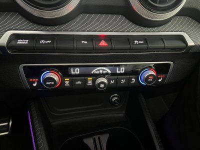 Audi Q2 35 TFSI 150 S tronic 7 S line   - 52