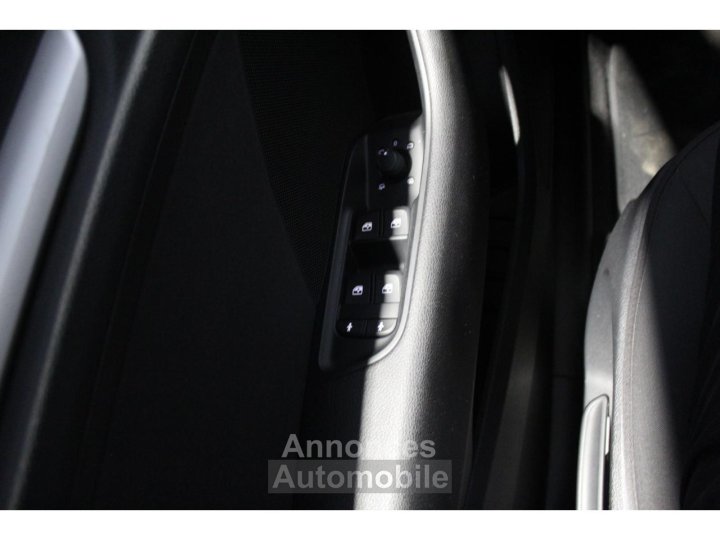 Audi A3 Sportback 20 TDI - 150 - BV S-Tronic 7 8V Business Line PHASE 2 - 12