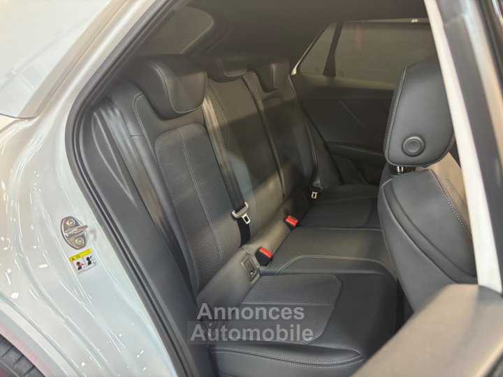 Audi Q2 35 TFSI 150 S tronic 7 S line / 1 ÈRE MAIN / Apple CarPlay / Toit Ouvrant - 12