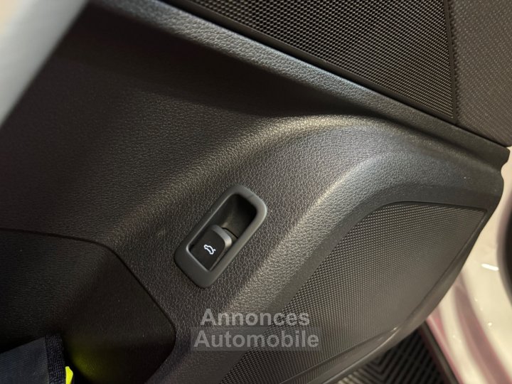 Audi Q2 35 TFSI 150 S tronic 7 S line / 1 ÈRE MAIN / Apple CarPlay / Toit Ouvrant - 32
