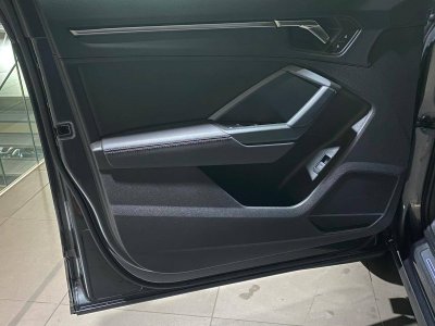 Audi Q3 35 TFSI 150 ch S tronic 7 S line   - 8