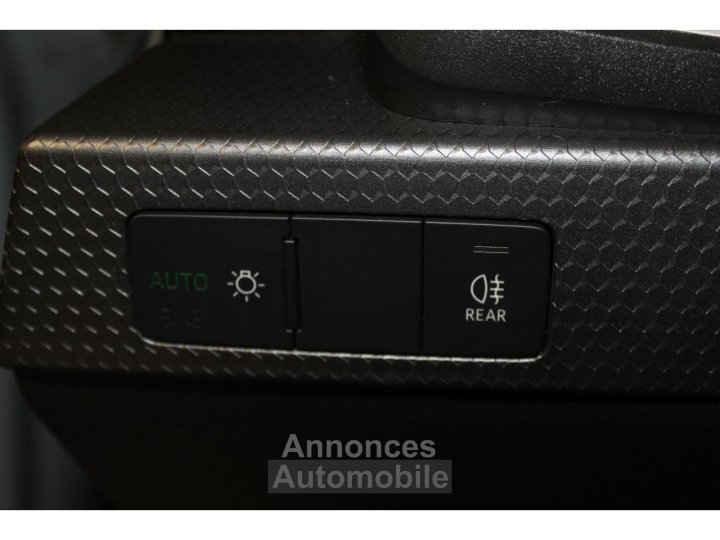 Audi A1 Sportback Allstreet 10 30 TFSI 110ch - Suivie - 13