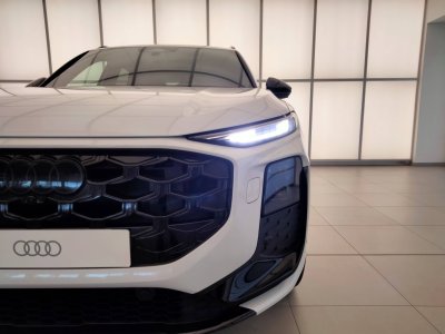 Audi Q3 HYBRIDE e-hybrid 272 ch S tronic 6 S line   - 2