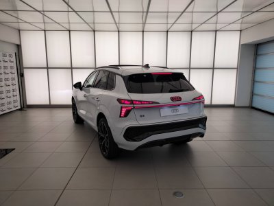 Audi Q3 HYBRIDE e-hybrid 272 ch S tronic 6 S line   - 11