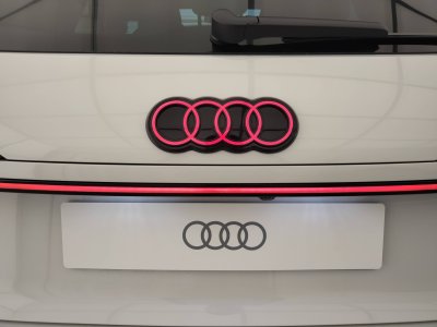 Audi Q3 HYBRIDE e-hybrid 272 ch S tronic 6 S line   - 13