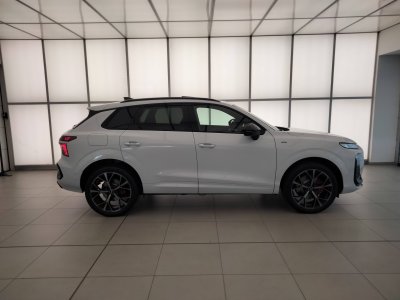 Audi Q3 HYBRIDE e-hybrid 272 ch S tronic 6 S line   - 14