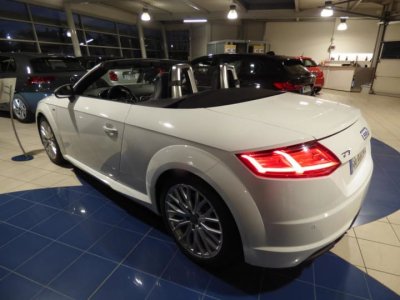 Audi TT Roadster 40 TFSI 197 S tronic 7 S line   - 4