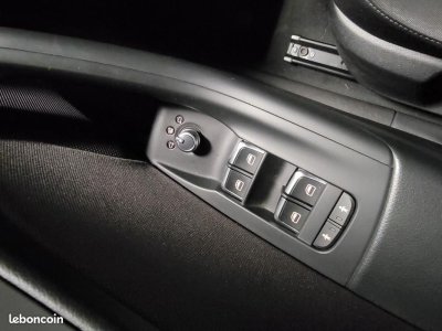 Audi Q3 20 TDI 150ch AMBIENTE QUATTRO BVA7 + Sièges chauffants   - 39