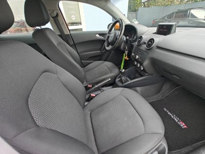Audi A1 Sportback 16 TDI 90ch FAP Ambiente 5 places   - 15