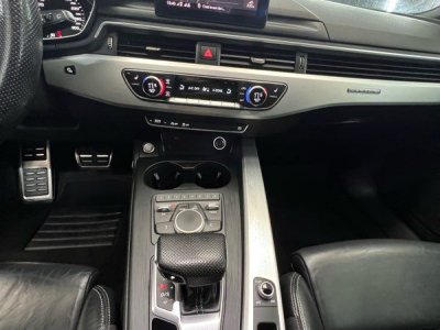 Audi A4 Avant Quattro 3x S-line 20 TDi 16V S-Tronic7 190CV   - 10