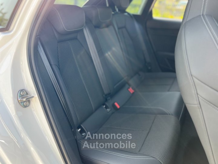 Audi A3 Sportback 35 TFSI 150ch S-Line S Tronic 7 - 12