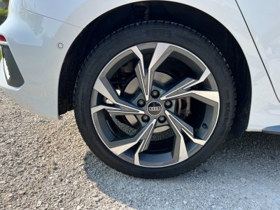 Audi A3 Sportback 35 TFSI 150ch S-Line S Tronic 7 - 19