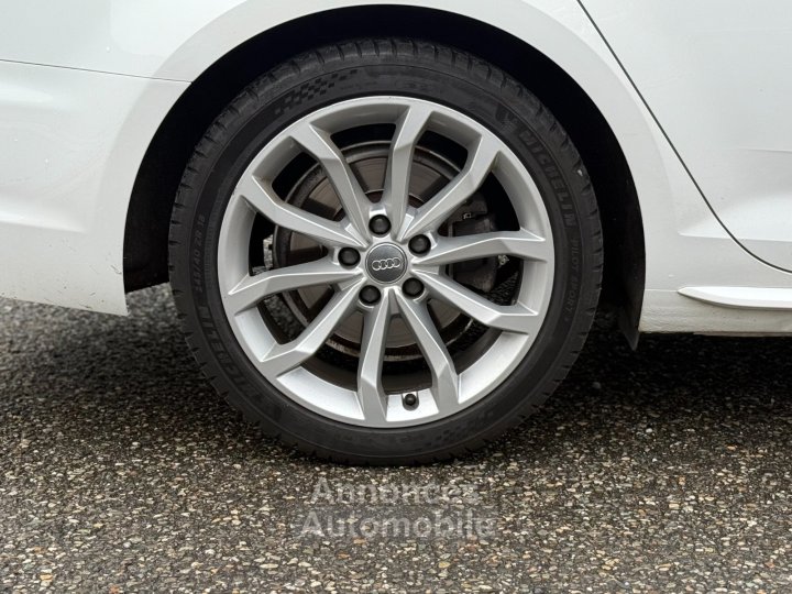 Audi A4 40 TFSI 190 S tronic 7 S-line - Apple Carplay - Black Pack - Sièges Chauffants - 30