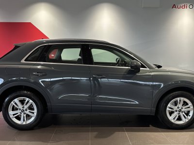 Audi Q3 35 TDI 150 ch S tronic 7 Business line   - 2