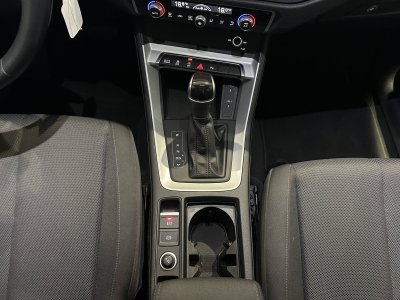 Audi Q3 35 TDI 150 ch S tronic 7 Business line   - 21
