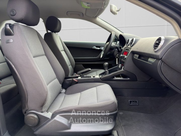 Audi A3 16 102CH AMBITION 3P - 7