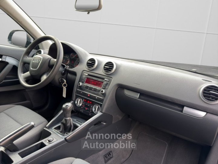 Audi A3 16 102CH AMBITION 3P - 17