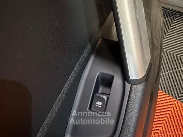 Audi Q2 10 30 TFSI 115 BUSINESS LINE S-TRONIC BVA - 18