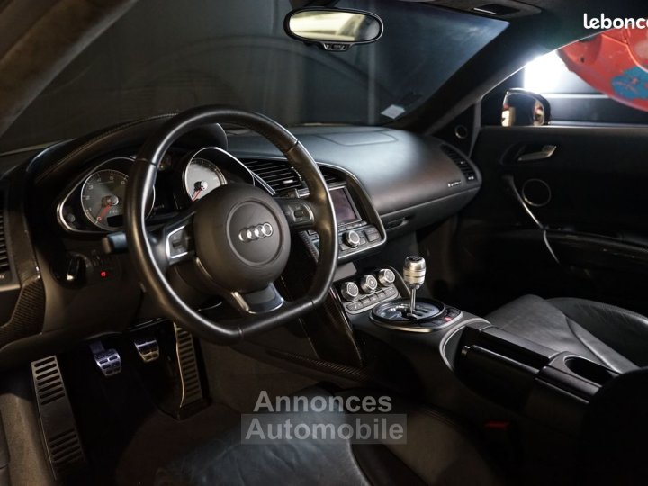 Audi R8 V8 | 23 500km Boîte Manuelle Carbone Int-Ext Bang & Olufsen Cuir Nappa Étendu Alcantara GPS Plus - 10