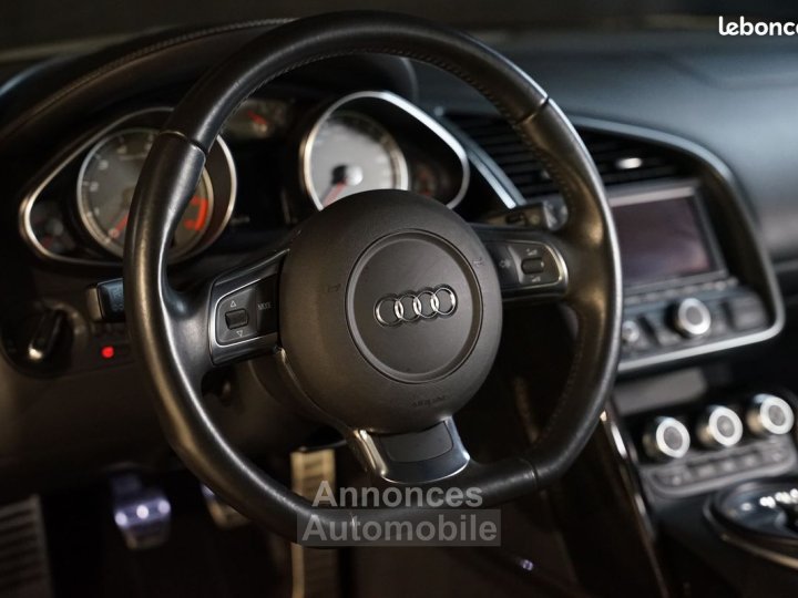 Audi R8 V8 | 23 500km Boîte Manuelle Carbone Int-Ext Bang & Olufsen Cuir Nappa Étendu Alcantara GPS Plus - 11
