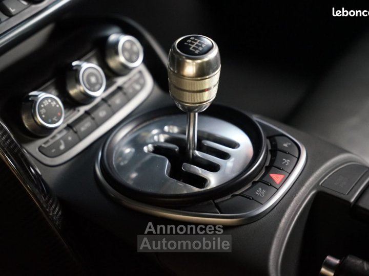 Audi R8 V8 | 23 500km Boîte Manuelle Carbone Int-Ext Bang & Olufsen Cuir Nappa Étendu Alcantara GPS Plus - 12