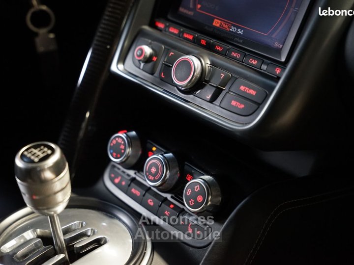 Audi R8 V8 | 23 500km Boîte Manuelle Carbone Int-Ext Bang & Olufsen Cuir Nappa Étendu Alcantara GPS Plus - 14