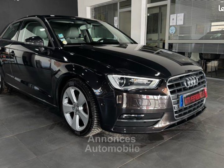 Audi A3 16 TDI 105 Ch Ambition Luxe Sièges chauffants Regulateur de vitesse Bluetooth Détecteur d’angles mort Radars stationnement Phares Xénon Climatisation - 2