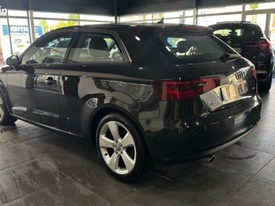 Audi A3 16 TDI 105 Ch Ambition Luxe Sièges chauffants Regulateur de vitesse Bluetooth Détecteur d’angles mort Radars stationnement Phares Xénon Climatisation   - 3