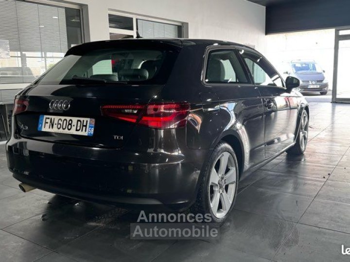 Audi A3 16 TDI 105 Ch Ambition Luxe Sièges chauffants Regulateur de vitesse Bluetooth Détecteur d’angles mort Radars stationnement Phares Xénon Climatisation - 4