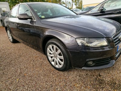 Audi A4 IV (B8) 20 TDI 143 DPF Attraction Multitronic   - 1