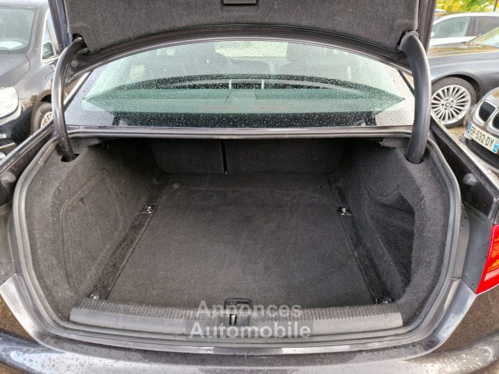Audi A4 IV (B8) 20 TDI 143 DPF Attraction Multitronic - 10