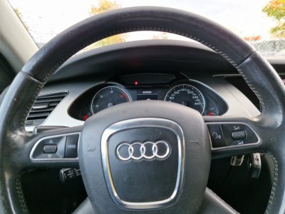 Audi A4 IV (B8) 20 TDI 143 DPF Attraction Multitronic   - 13