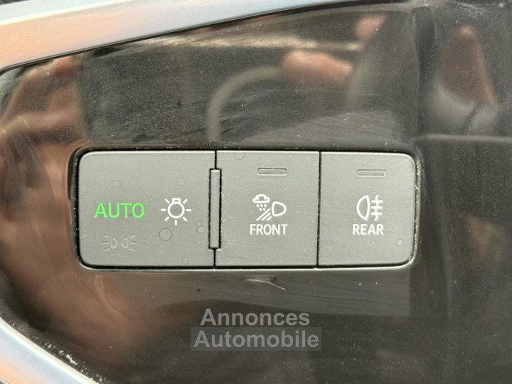Audi Q3 Sportback 20 TDI - 150 - BV S-tronic S Line - CAMERA AR %2B GPS %2B SUIVI COMPLET - 29