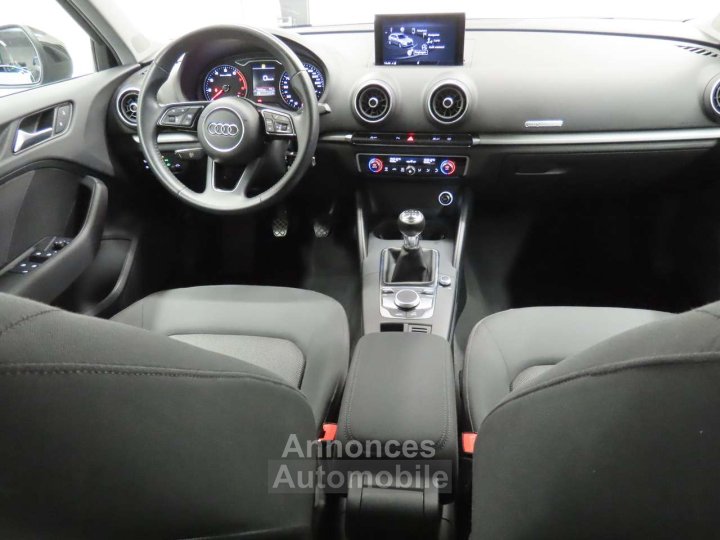 Audi A3 Sportback 30TFSi Design - 7
