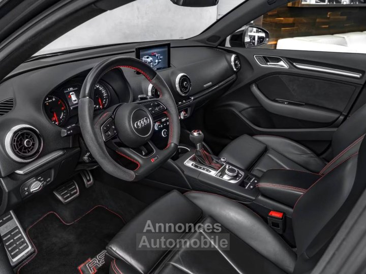 Audi RS3 25 TFSI quattro*Daza*Matrix*OZ - 12