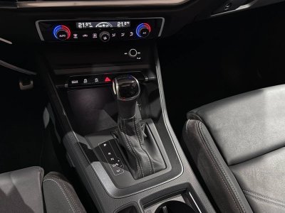 Audi Q3 35 TFSI 150 ch S tronic 7 S line   - 11