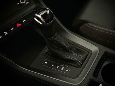 Audi Q3 15 TFSIePHEV FULL S-LINE-1ERPRO-COCKPIT-CUIR-PDC   - 17