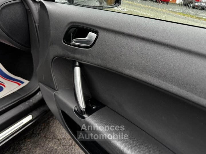 Audi TT Coupé 18 TFSI - 160 + Clim - 12