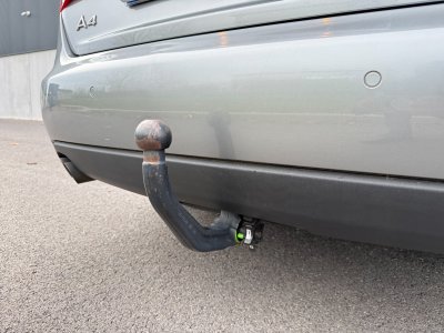 Audi A4 20 TDI 16V FAP Multitronic 143 cv - Régulateur / Attelage / GPS / Distribution OK -   - 9