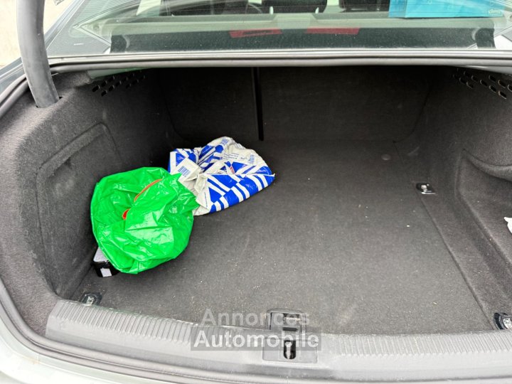 Audi A4 20 TDI 16V FAP Multitronic 143 cv - Régulateur / Attelage / GPS / Distribution OK - - 34