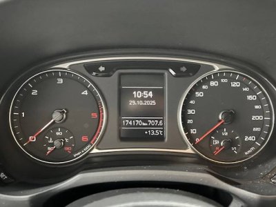 Audi A1 16 TDI 90ch FAP Urban Sport S tronic 7   - 10