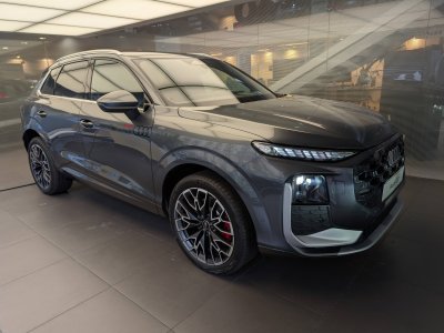 Audi Q3 HYBRIDE e-hybrid 272 ch S tronic 6 S line   - 1