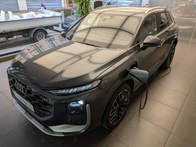 Audi Q3 HYBRIDE e-hybrid 272 ch S tronic 6 S line   - 3