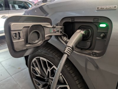 Audi Q3 HYBRIDE e-hybrid 272 ch S tronic 6 S line   - 6