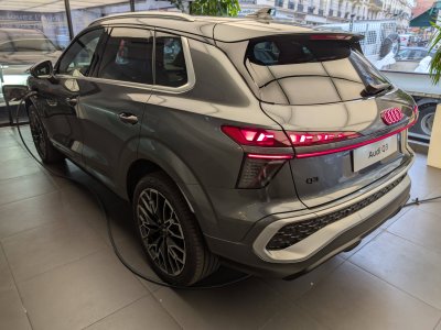 Audi Q3 HYBRIDE e-hybrid 272 ch S tronic 6 S line   - 10